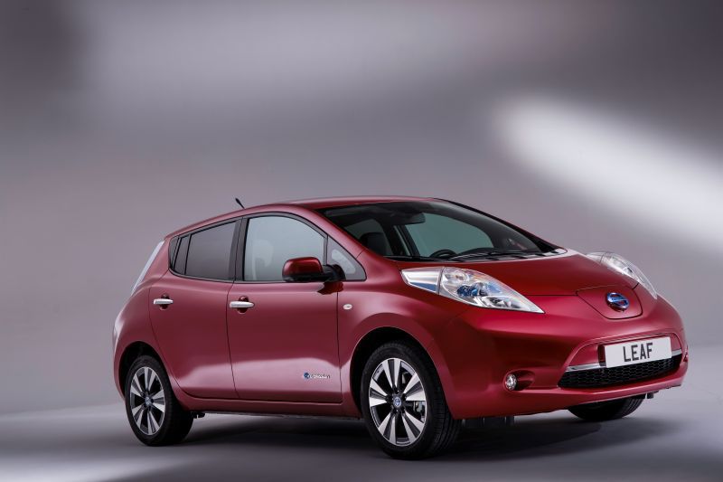 red nissan leaf 2010